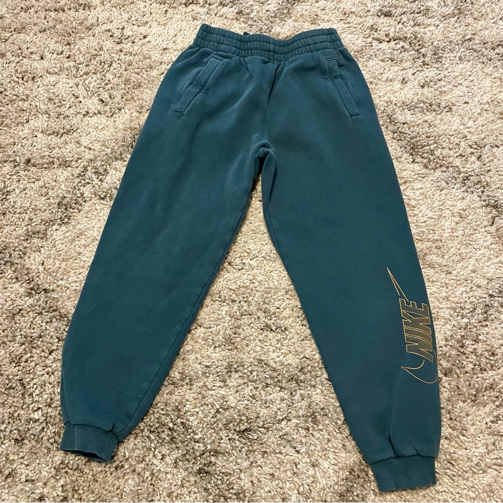 Nike‎ Club Fleece Boys' Large Teal Green Abyss Sweatpants/Joggers Gold Logo
